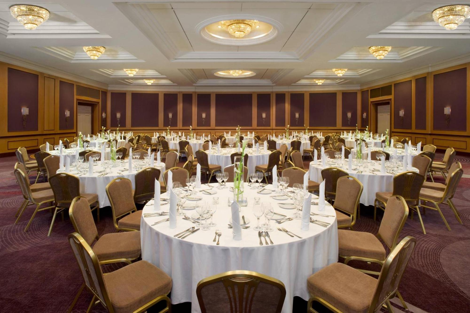 Sheraton Grand Warsaw Exterior photo The ballroom